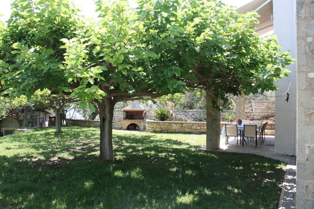 Karantou Tirós Exterior foto